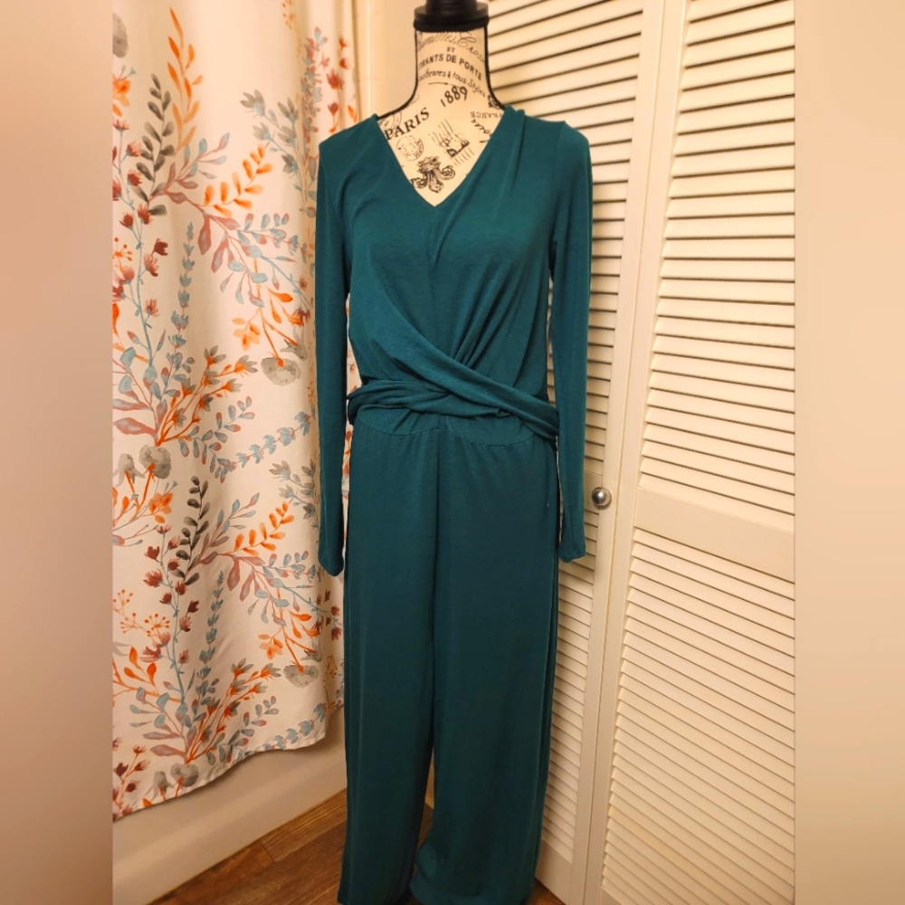 NWT Old Navy Women's Jumpsuit Beautiful Emerald Green Size XL Keyhole back